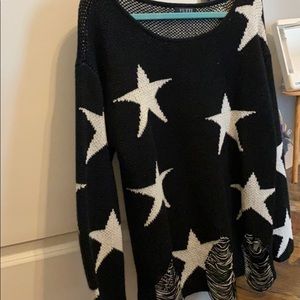 S T A R DISTRESSED S W E A T E R